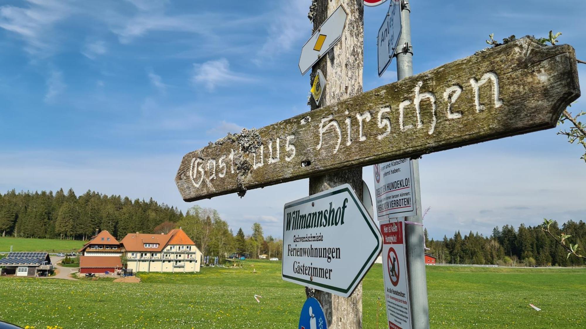 Gasthaus Zum Hirschen Фуртванген Екстериор снимка